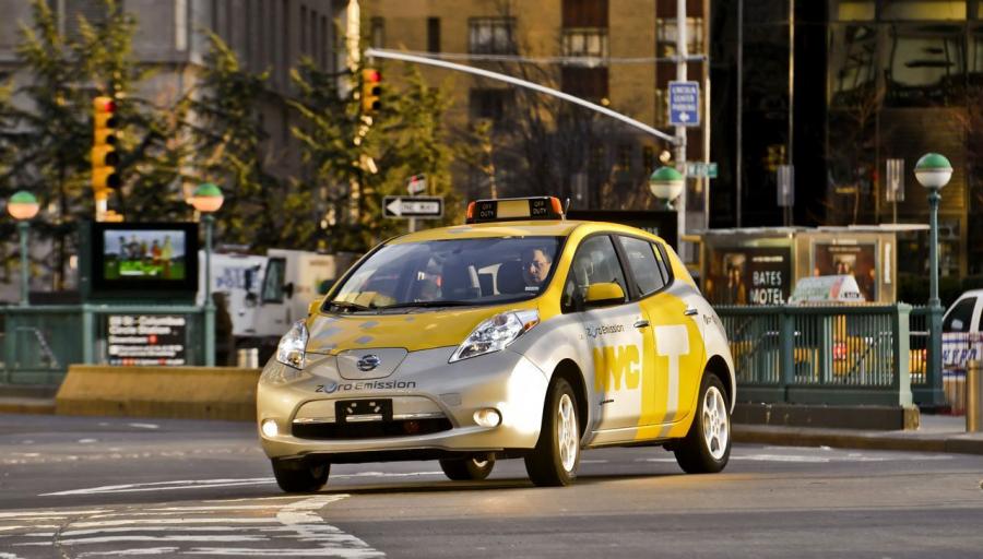  Nissan Leaf NYC taxi 2013 года  (фото 19 из 24)